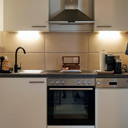 R B Apartment am Airport Hamburg - 1-4 Personen - Küche - Smart TV - Waschmaschine - perfekt für Geschäftsreisende oder Familien-2